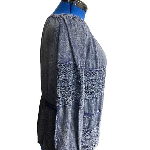 MAX EDITION,Women’s Blue/Gray Embroidered, Crinkled Top, boat neckline,Sz Medium - Picture 2 of 11